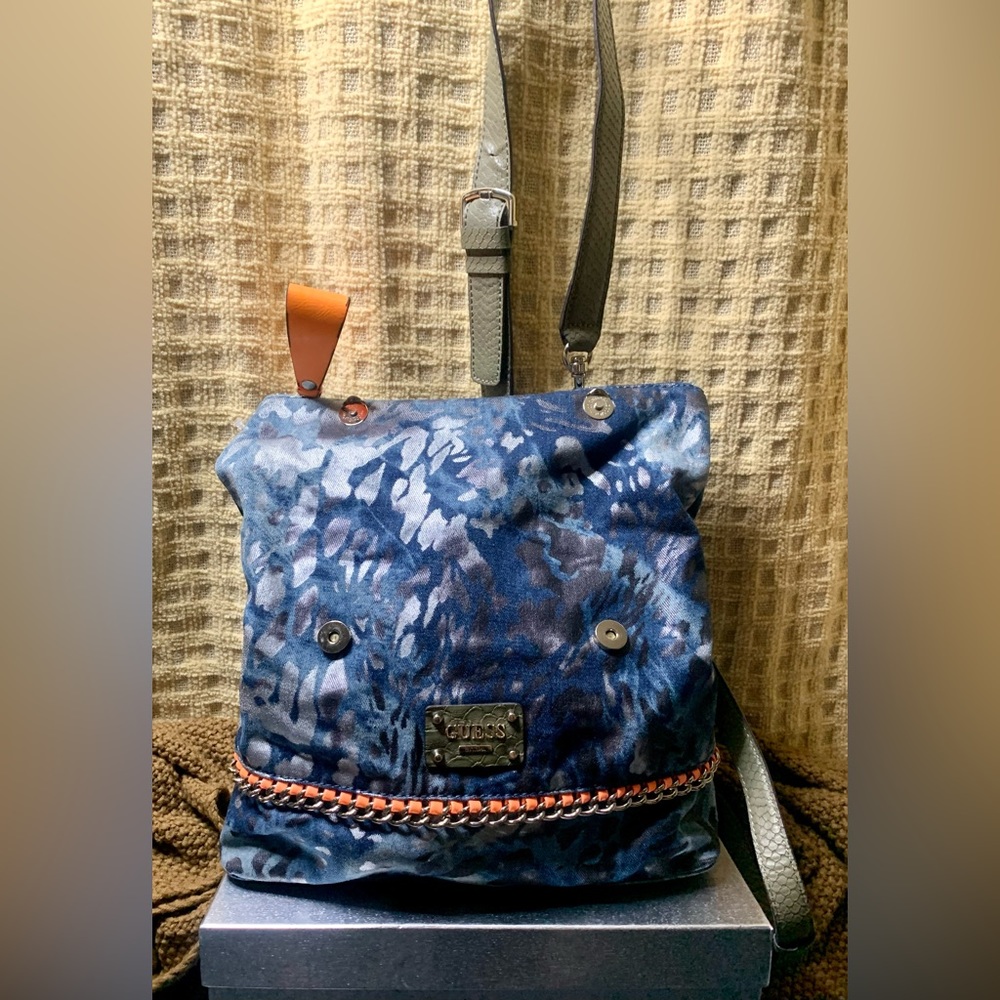 GUESS BACKPACK DE MESCLILLA PRINT💎MEDIANA💎EXCELENTE ESTADO💎NUEVA ,